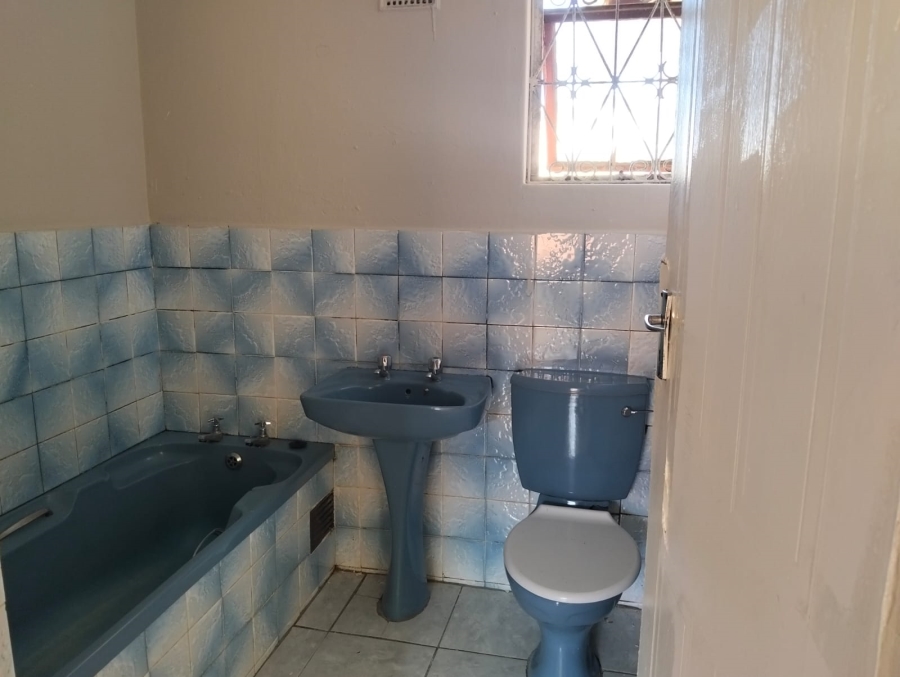 To Let 5 Bedroom Property for Rent in Mthata Eastern Cape